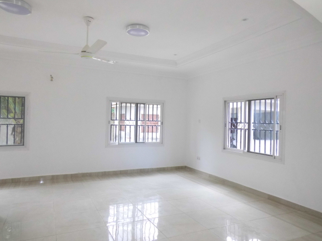 Luxury 6-Bedroom Sea View Residence | Prime Location