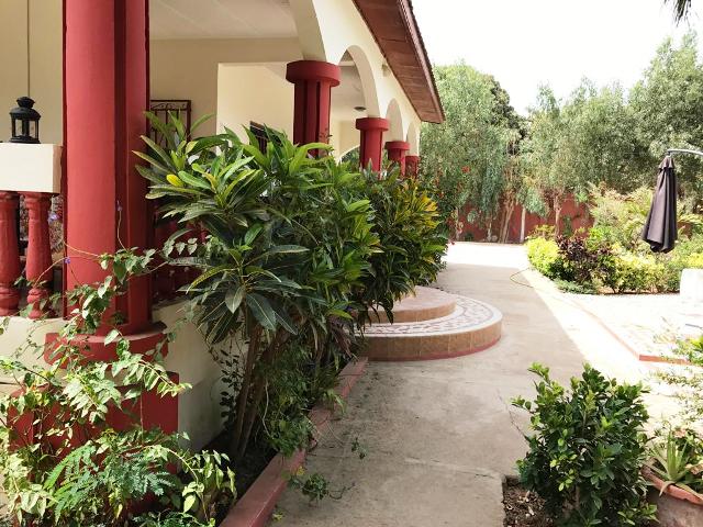 Spacious&nbsp;4 Bedroom&nbsp;partially furnished full compound in Kerr Serigne
