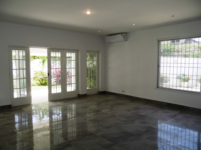 Massive modern 4 bedroom unfurnished house in&nbsp;Fajara