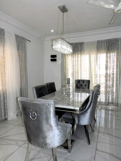 Prime Development Opportunity | 10-Bedroom Estate | Unfurnished Gem in Coastal Location