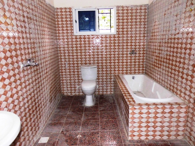 4 Bedroom Modern Bungalow For Sale in Sukuta Nema