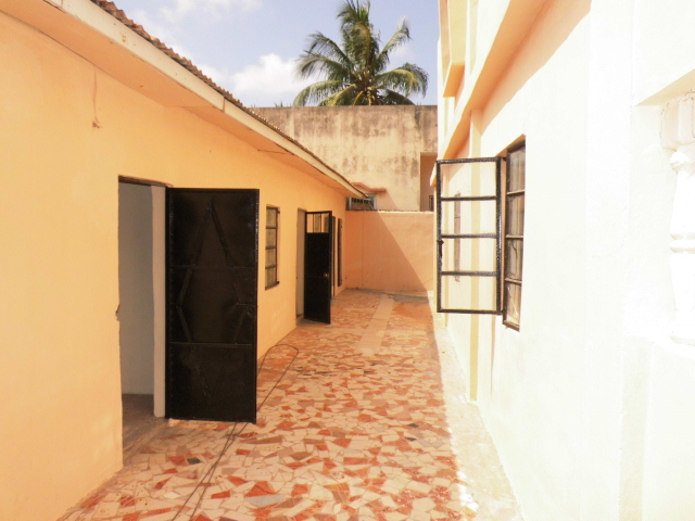 Spacious 3-bedroom unfurnished house in Kotu