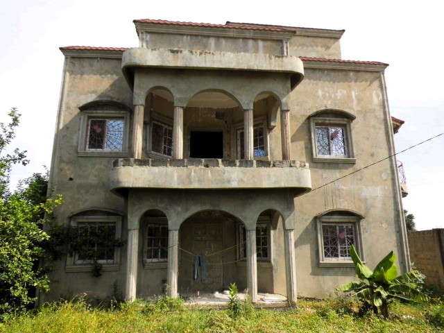 Stunning 7 bedroom unfurnished house located at Brufut Ghanatown