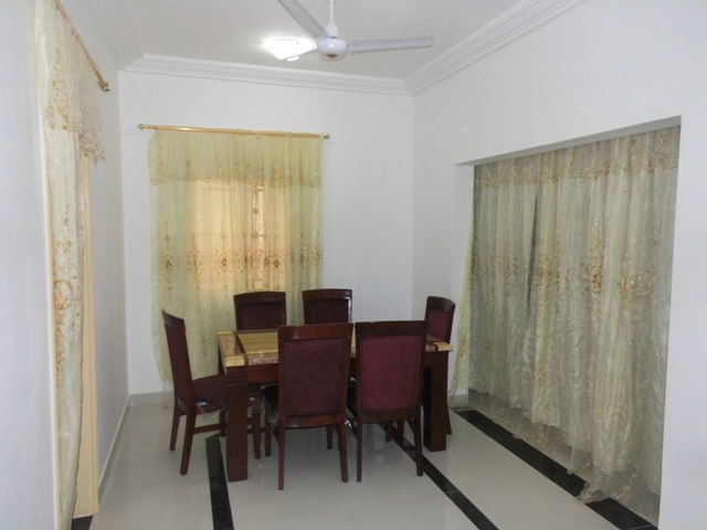A lovely furnished 3 bedrooms Juffure house to let.