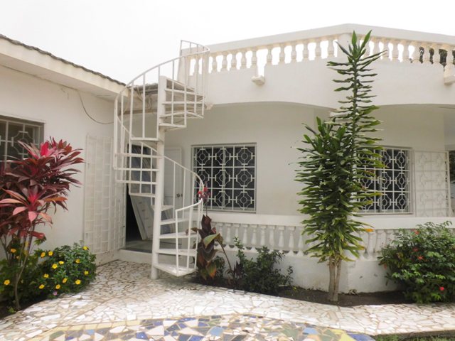 BEAUTIFUL FURNISHED COMPOUND FOR SALE