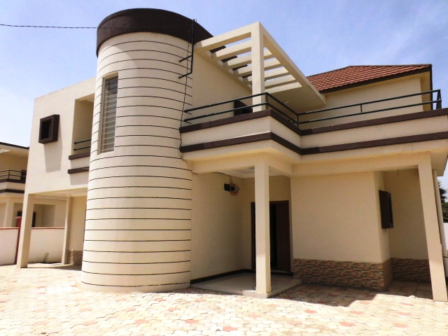 Spacious 4 bedroom Unfurnished Property at Paradise View