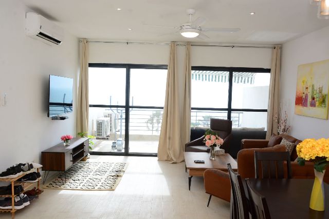 Magnificent Oceanfront 2-bedroom penthouse apartment