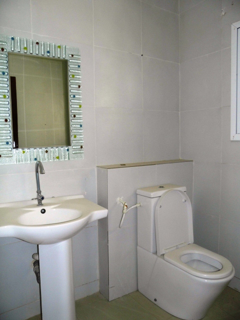 Massive modern 4 bedroom unfurnished house in&nbsp;Fajara