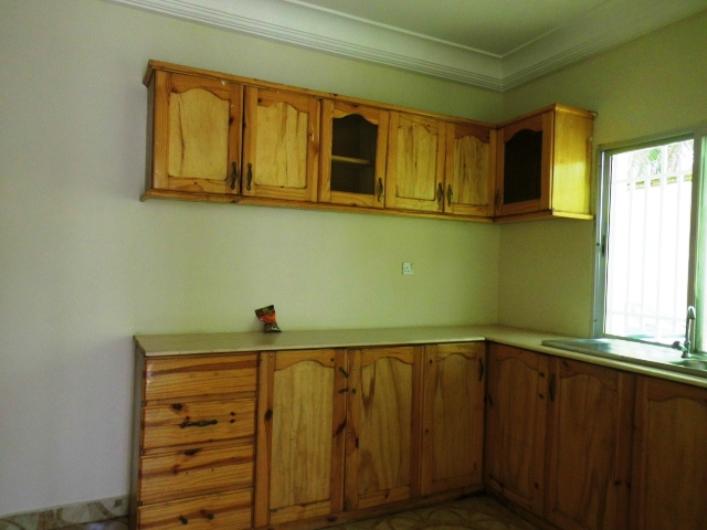 Beautifully Planned 3 Bedroom with fitted Kitchen Located at Sukuta
