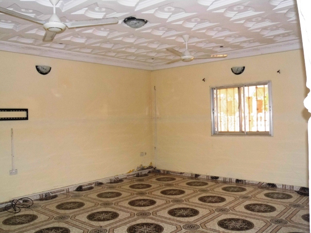 Beautiful 3 bedroom Bungalow with boys quarters located at Sinchu Alagie