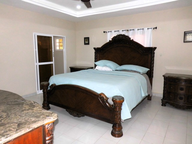 Luxurious 4-Bedroom Villa in Bijilo &ndash; Fully Furnished, Beachside Living with Nature&rsquo;s Charm