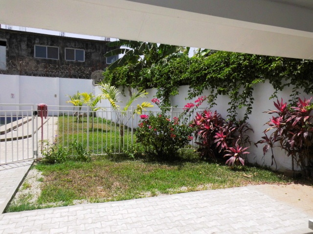 Massive modern 4 bedroom unfurnished house in&nbsp;Fajara