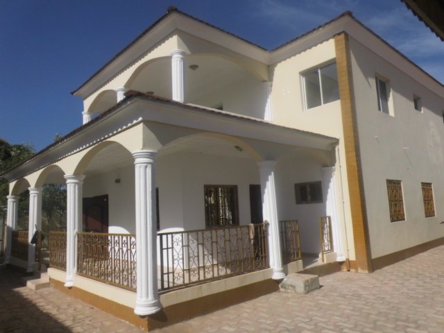 4 bedrooms unfurnished storey house located in Brusubi phase 2