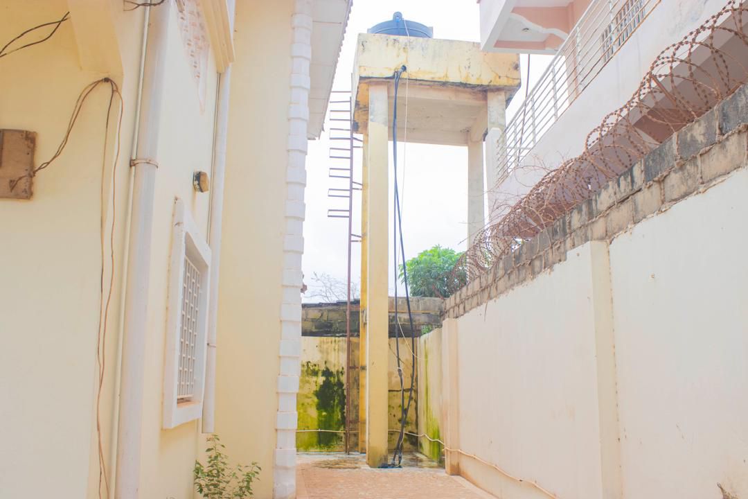Spacious Unfurnished 3 bedroom & 3 toilets in Brufut Heights