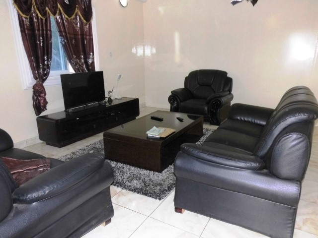 5 Bedroom Fully furnished house with a Bantaba located in Sukuta