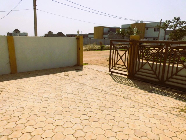 Kaba Unfurnished 2 bedrooms unit at our airport Residence