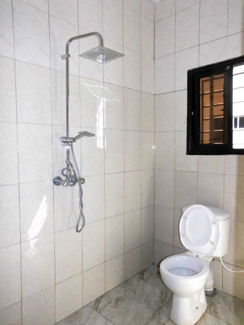 Unfurnished 4 bedroom story building fat Brufut Wullinkama estate