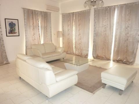 Dynamic four bedrooms fully furnished en-suite property