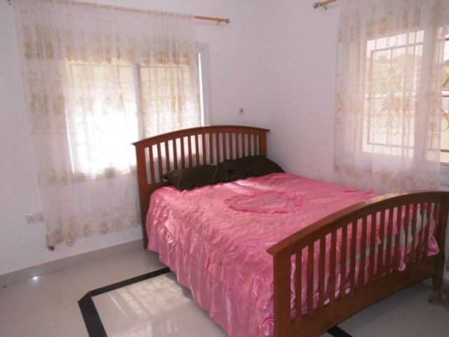 A lovely furnished 3 bedrooms Juffure house to let.