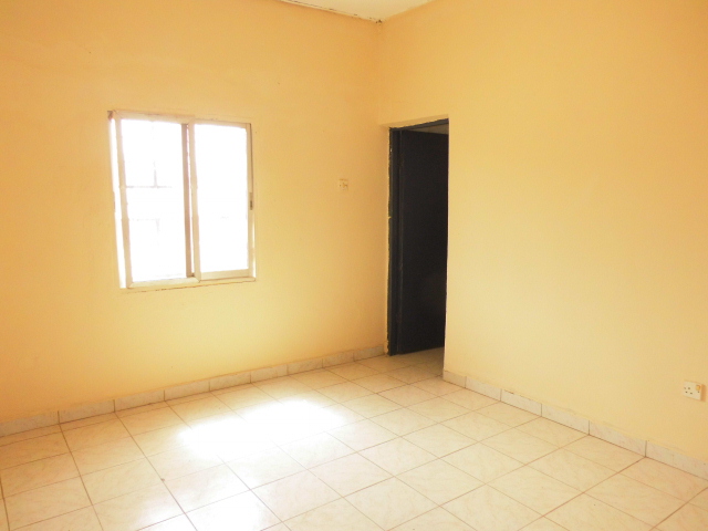 Spacious 3-bedroom unfurnished house in Kotu